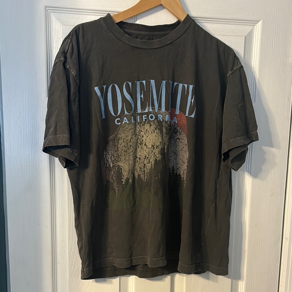 Abercrombie & Fitch Black Graphic Tee